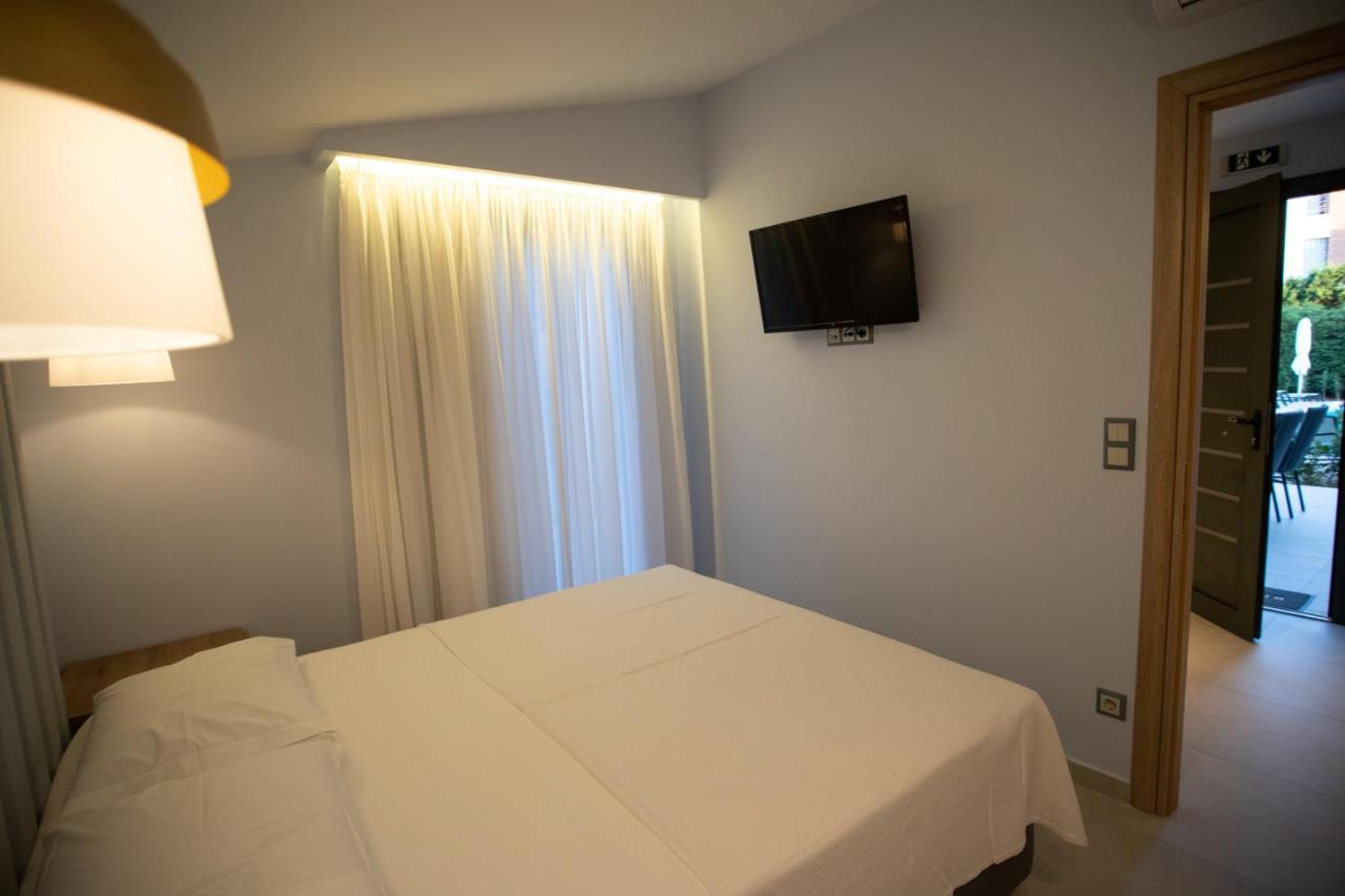 8 Boutique Suites Nea Poteidaia Exterior photo